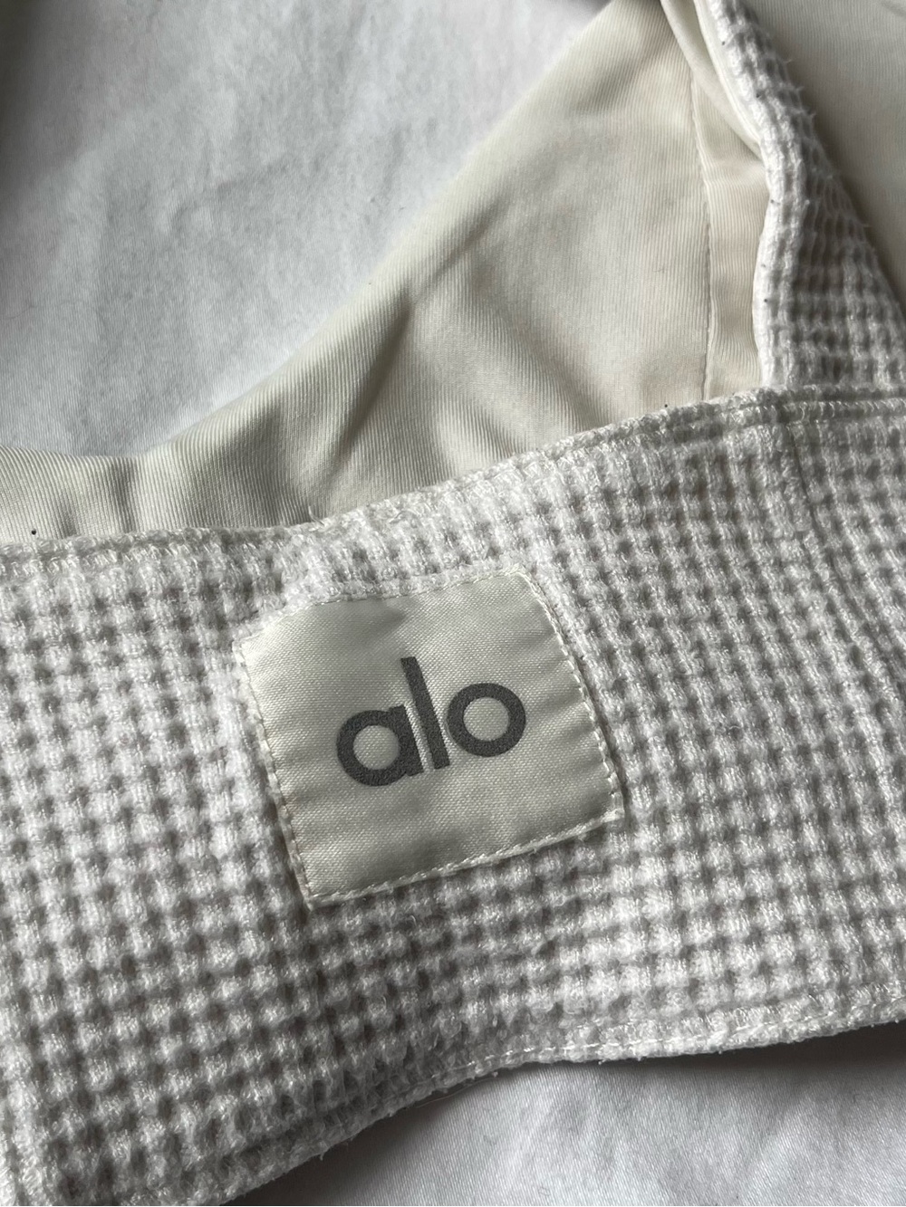 ALO Yoga Ribbed Waffle Bra - White